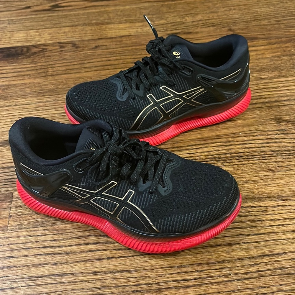 ASICS Women’s MetaRide sz 8 GREAT condition!!